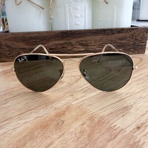 Ray-Ban Gold Frame Polarized Green Lens Aviator Sunglasses